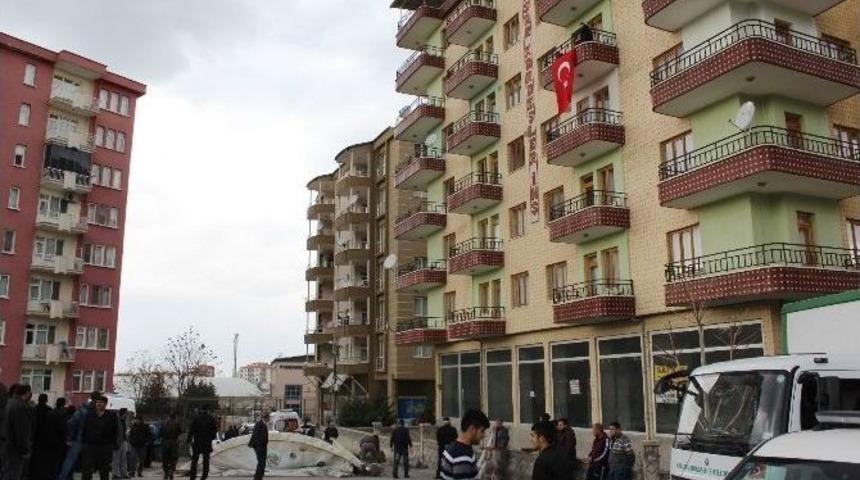 Nusaybin&rsquo;de Şehit Olan &Ouml;zel Hareket Polisinin Baba Ocağına Ateş D&uuml;şt&uuml;