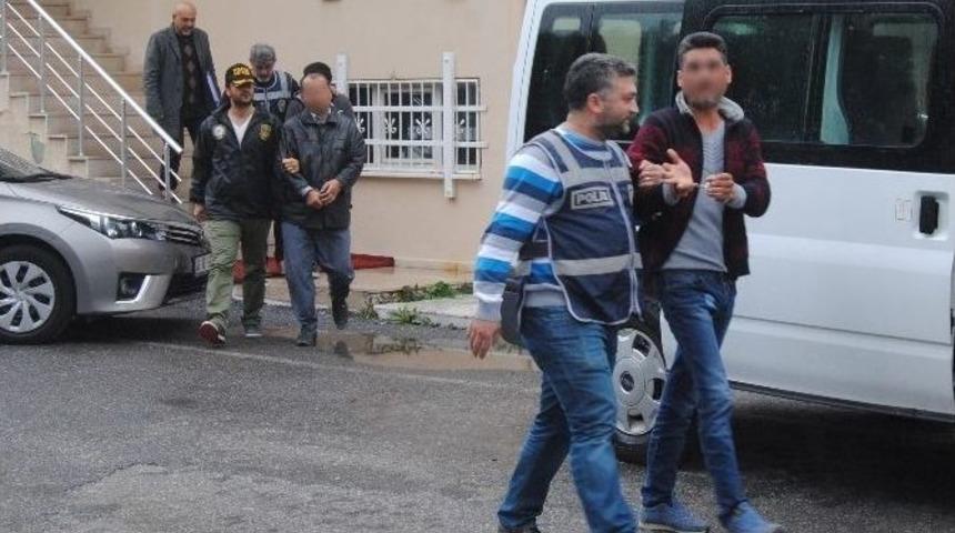 Uyuşturucu Tacirlerinden 3&rsquo;&uuml; Tutuklandı