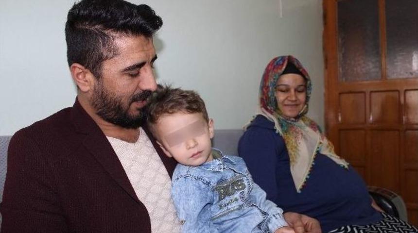 Hastanede Karıştırılan &Ccedil;ocuklar, Ailelerin Hayatlarını Kararttı