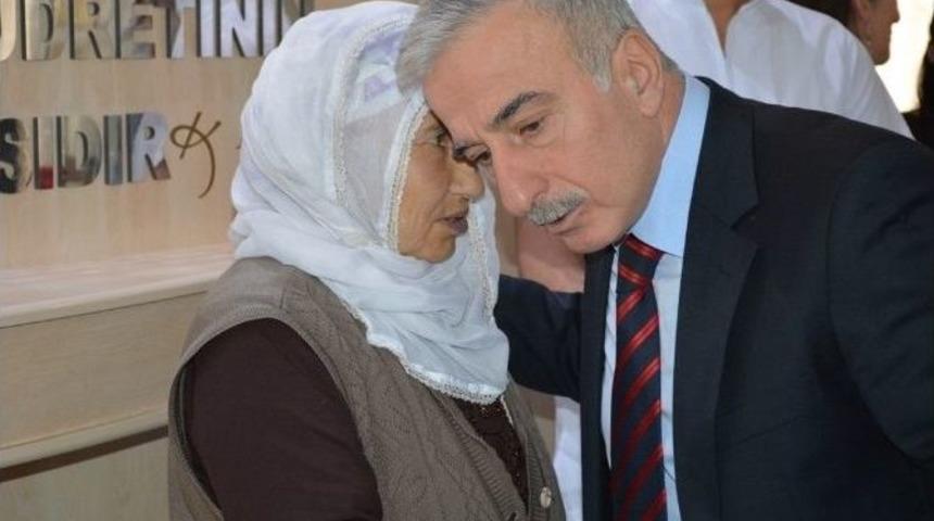 Malatya Valisi S&uuml;leyman Kam&ccedil;ı, &lsquo;iyilik Haftası&rsquo; Etkinliğine Katıldı