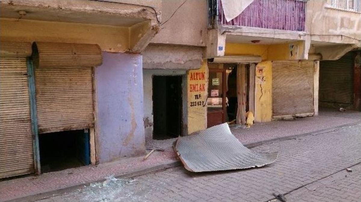 Bağlar&rsquo;da Yasak S&uuml;r&uuml;yor