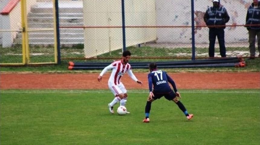Niğde Belediyespor Evinde 2-1 Kazandı
