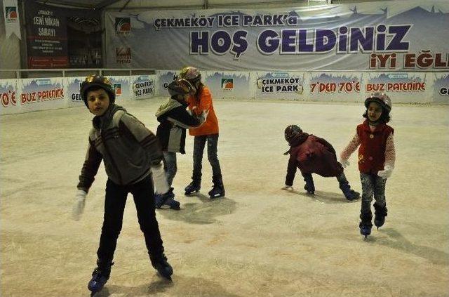 Suriyeli Minikler Buz Pateniyle Tanıştı