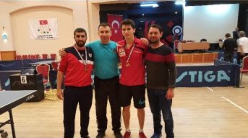 Ga&uuml;, Masa Tenisi&rsquo;nde T&uuml;rkiye Şampiyonu
