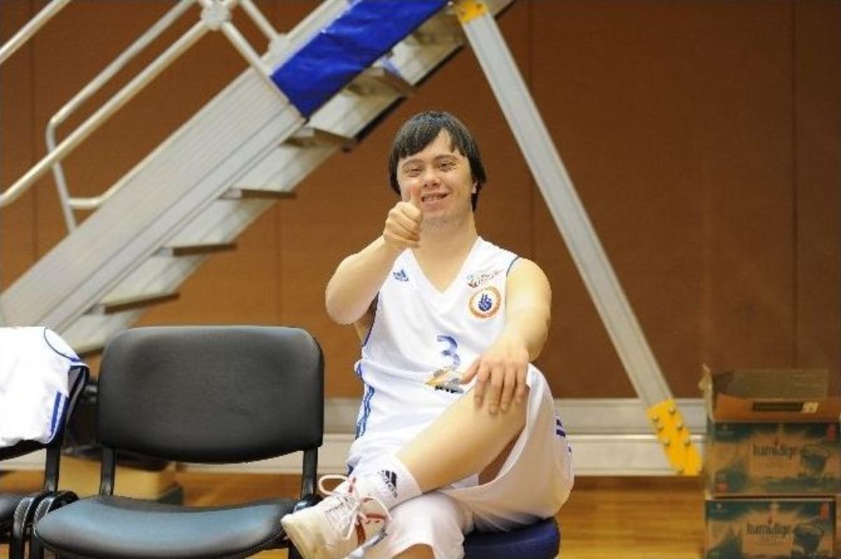 İstanbul Bbsk - Trabzonspor Ma&ccedil;ının Yıldızı Down Sendromlu &Ccedil;ocuklar Oldu