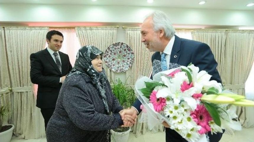 Başkan Kamil Sara&ccedil;oğlu: Yaşlılarımızın Yanındayız