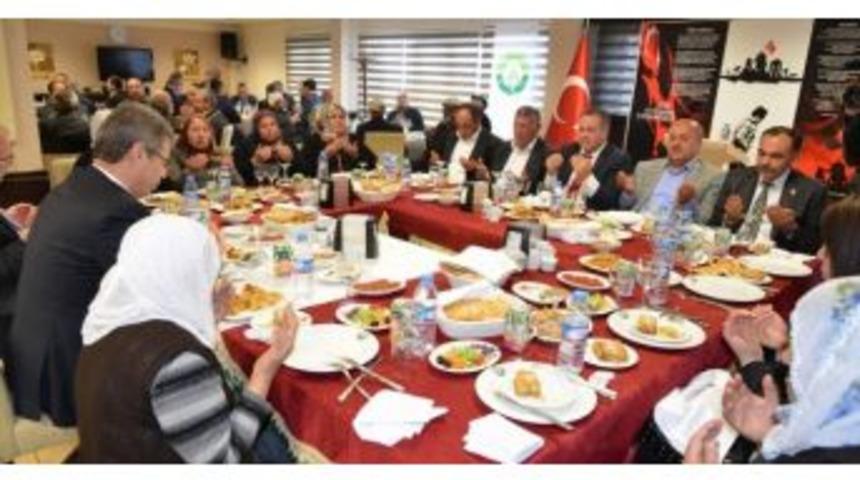 Kayseri Şeker Tarafından Şehit Aileleri, Yakınları Ve Gazilerle &Ccedil;anakkale Ruhu Yaşatıldı
