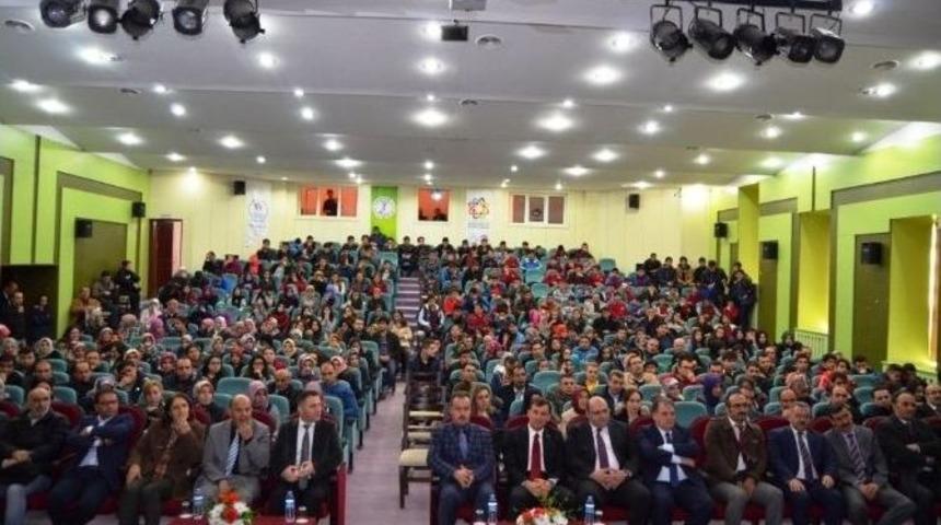 Aziziye&rsquo;de &ldquo;şehitleri Anma&rdquo; Ve &ldquo;ermeni Mezalimi&rdquo; Konulu Konferans D&uuml;zenlendi