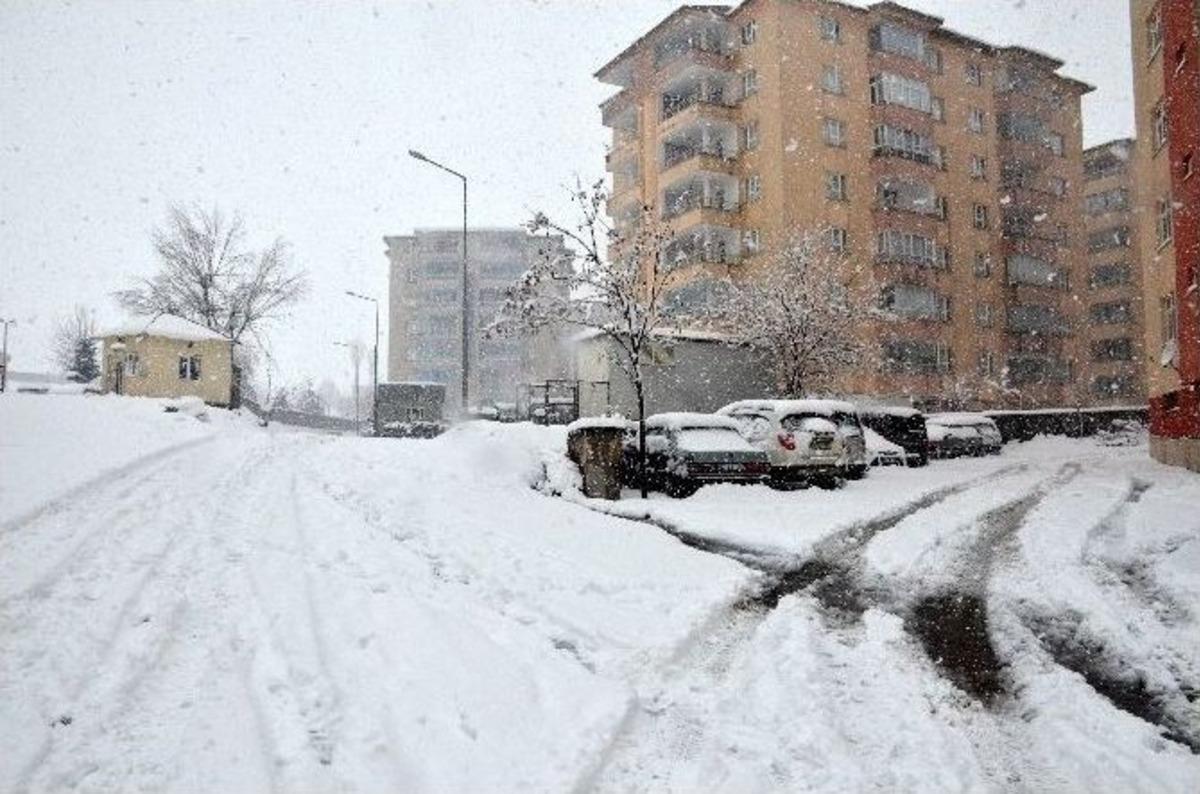 Bitlis&rsquo;te Kar Yağışı