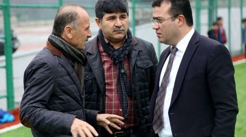Futbol Adamlarından Taş&ccedil;ı&rsquo;ya &Ouml;vg&uuml;
