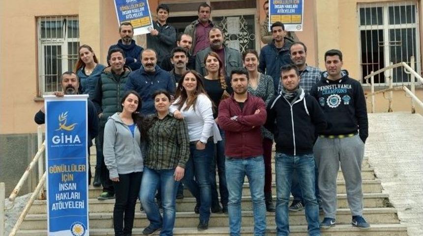 &Ccedil;atak&rsquo;ta &lsquo;g&ouml;n&uuml;ller İ&ccedil;in İnsan Hakları At&ouml;lyesi&rsquo; Semineri