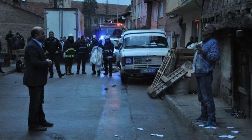 Kucağındaki Yeğeniyle Birlikte Kendini Yakmak İstedi
