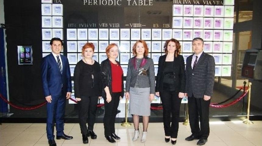 Kimya &Ouml;ğrencilerine Periyodik Tablo