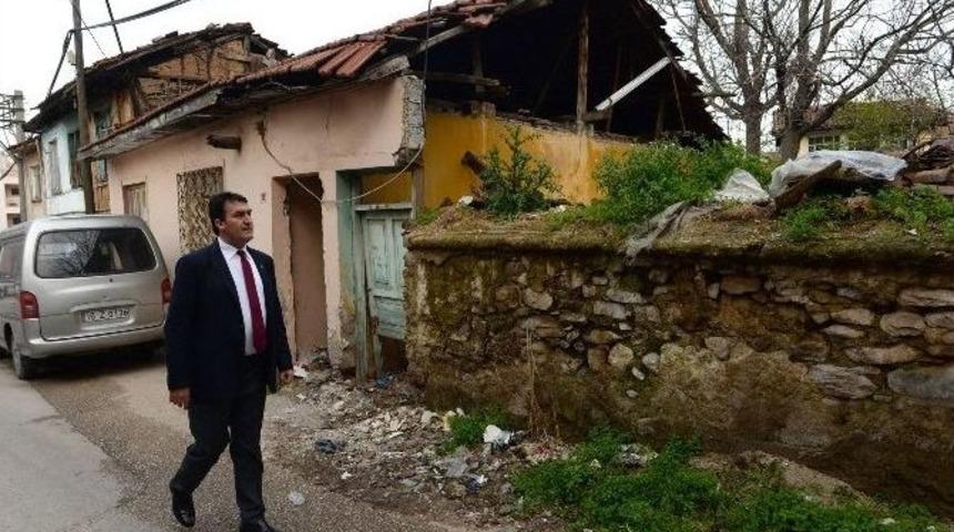 Bursa&rsquo;da Harabe Tarihi Evler Eski G&ouml;rkemine Kavuşuyor