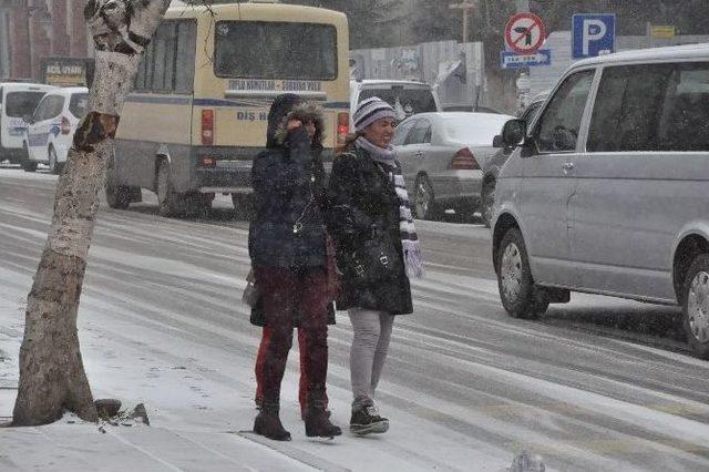 Kars’a Kış Geri Geldi