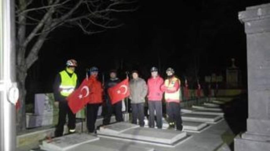 Afyon Pab &Uuml;yeleri Şehitlikleri Ziyaret Etti