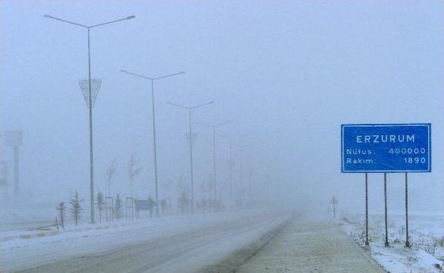 Palandöken’de Kar Ve Tipi Hayatı Felç Etti