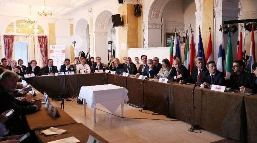 Bursa, Gayrimenkulde D&uuml;nya Devleri Arasında