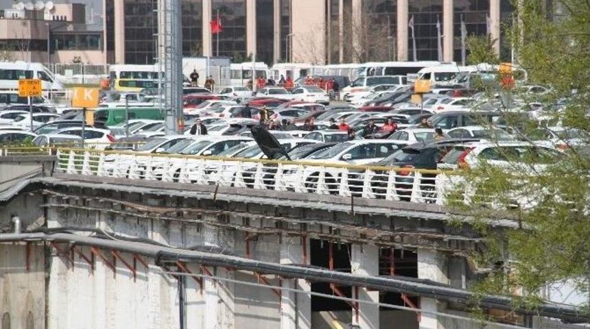 Atat&uuml;rk Havalimanı&rsquo;nda Ş&uuml;pheli Ara&ccedil; Paniği