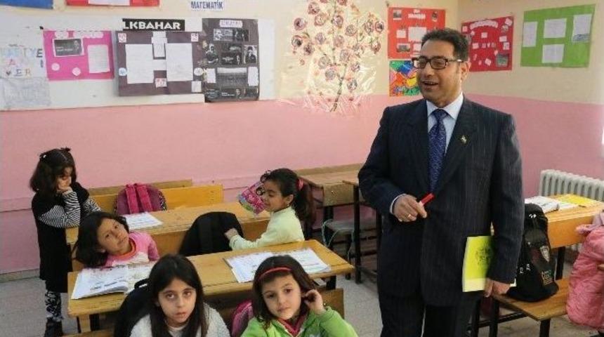 Siirt&rsquo;te Suriyelilere Yalnız Olmadıkları Hissettiriliyor