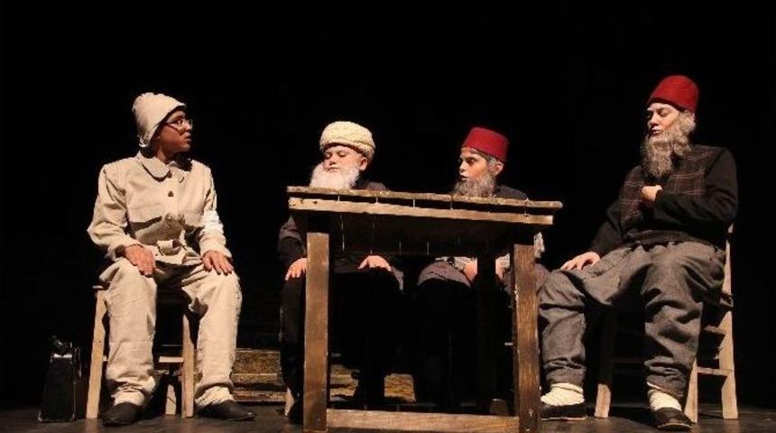 &ldquo;bitmeyen M&uuml;cadele &Ccedil;anakkale&rdquo; Oyununa Yoğun İlgi