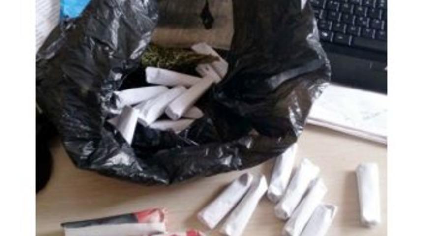 Polisin &rsquo;dur&rsquo; İhtarına Uymayan Ara&ccedil;tan Esrar &Ccedil;ıktı