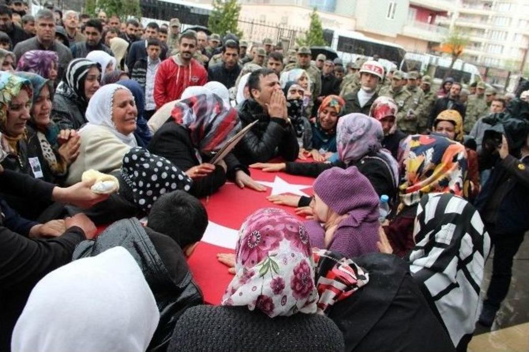 Şehit T&ouml;reninde Ağıtlar Y&uuml;kseldi