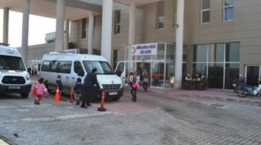 Ayvalık&rsquo;ta G&ouml;&ccedil;men Teknesi Battı: 1&rsquo;i &Ccedil;ocuk 3 G&ouml;&ccedil;men Kayıp