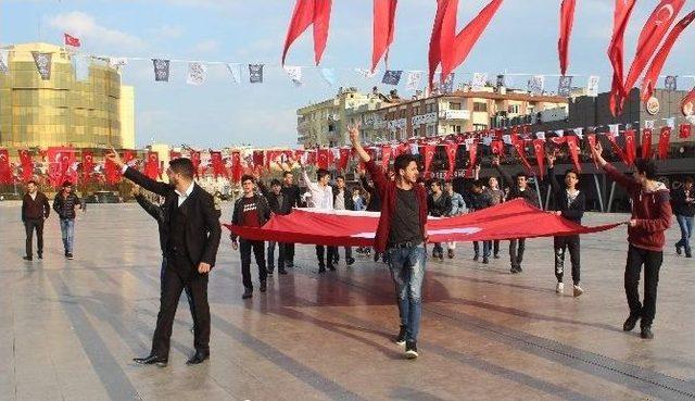 Ülkücüler Bayrakla Meydanı Turlayıp Hdp Binasına Yürüdü