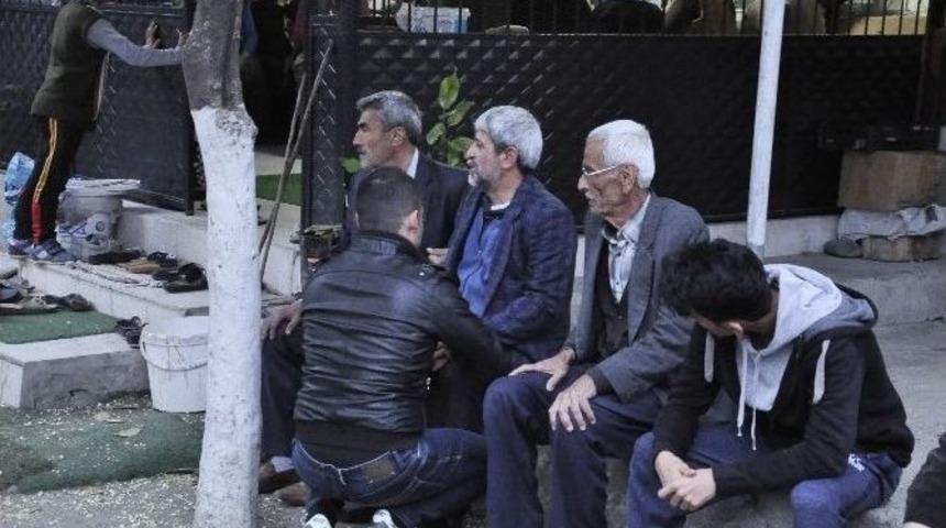 Hataylı Şehidin Babaevine Ateş D&uuml;şt&uuml;