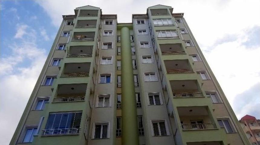 5. Kattan D&uuml;şen Alzheimer Hastası Kadın &Ouml;ld&uuml;