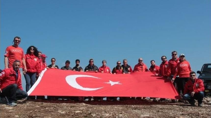 Şehitler İ&ccedil;in Dağa &Ccedil;ıktılar