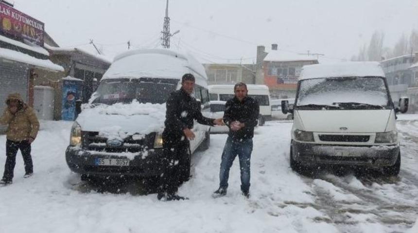 Başkale&rsquo;de 34 Mahalle Yolu Ulaşıma Kapandı