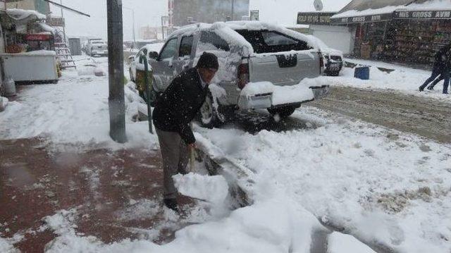 Başkale&rsquo;de 34 Mahalle Yolu Ulaşıma Kapandı 3