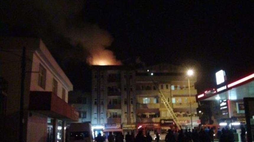 &Ccedil;atı Yangını Korku Dolu Anlar Yaşattı