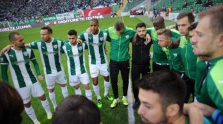 Bursaspor&rsquo;un Timsah Arena Uğuru S&uuml;r&uuml;yor