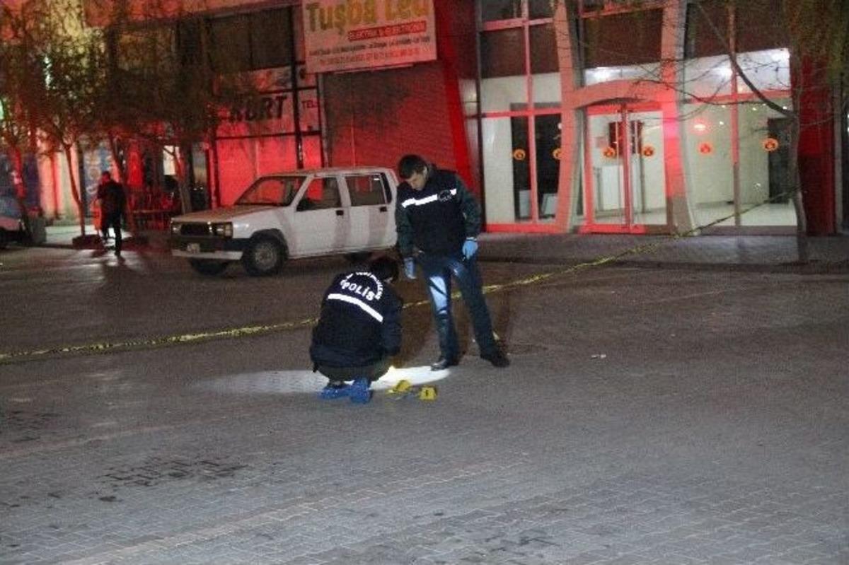 Konya&rsquo;da Bı&ccedil;aklı Silahlı Kavga: Altı Yaralı
