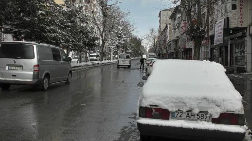 Tatvan&rsquo;da Kar Yağışı