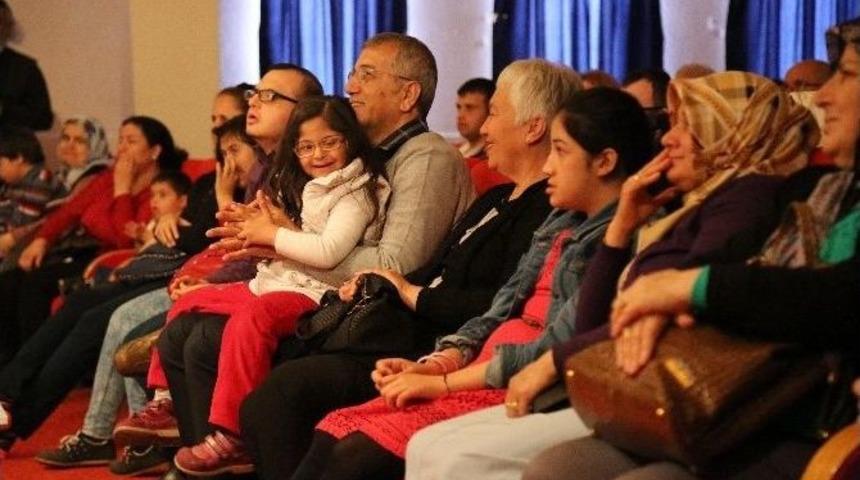 Tarhan: &ldquo;down Sendromlu &Ccedil;ocuklar Negatif Enerjimizi Yok Ediyor&rdquo;