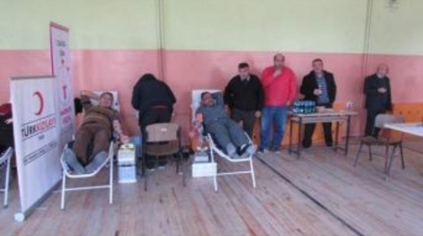 Mahmudiye İl&ccedil;e Milli Eğitim M&uuml;d&uuml;rl&uuml;ğ&uuml;&rsquo;nden Kan Bağışı Kampanyası