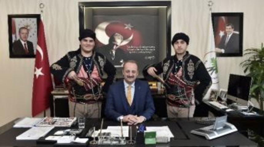 Şampiyon Halk Oyunları Ekibi&rsquo;nden Akg&uuml;l&rsquo;e Ziyaret