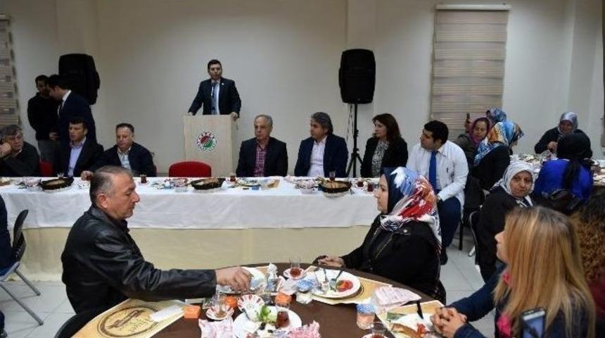 T&uuml;t&uuml;nc&uuml; Et&uuml;t Velileriyle Buluştu
