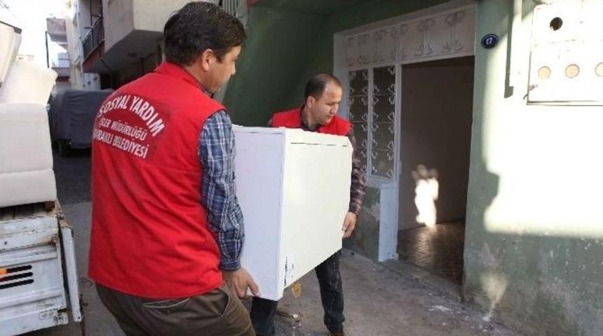 Evi Yanan Demrelli Ailesinin Y&uuml;z&uuml; G&uuml;l&uuml;yor