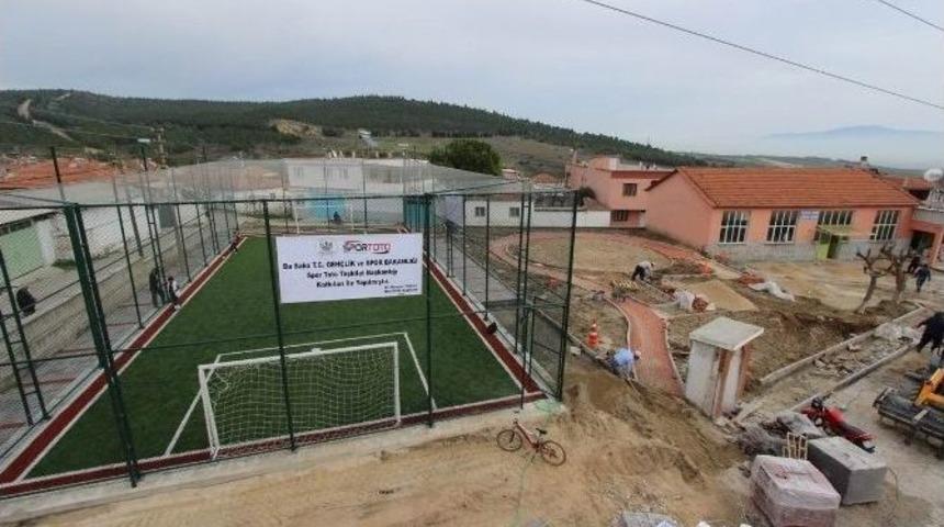 Apak Mahallesi Halı Sahaya Kavuştu