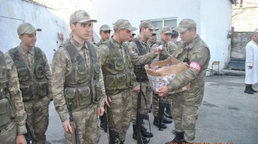 &Ouml;ğrencilerden G&uuml;venlik G&uuml;&ccedil;lerini Anlamla Destek