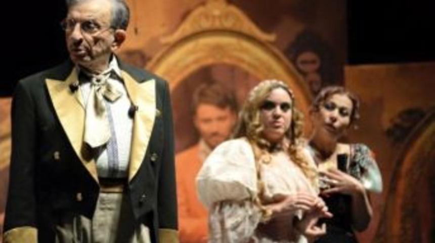 Tiyatronun Kalbi Nil&uuml;fer&rsquo;de Atacak