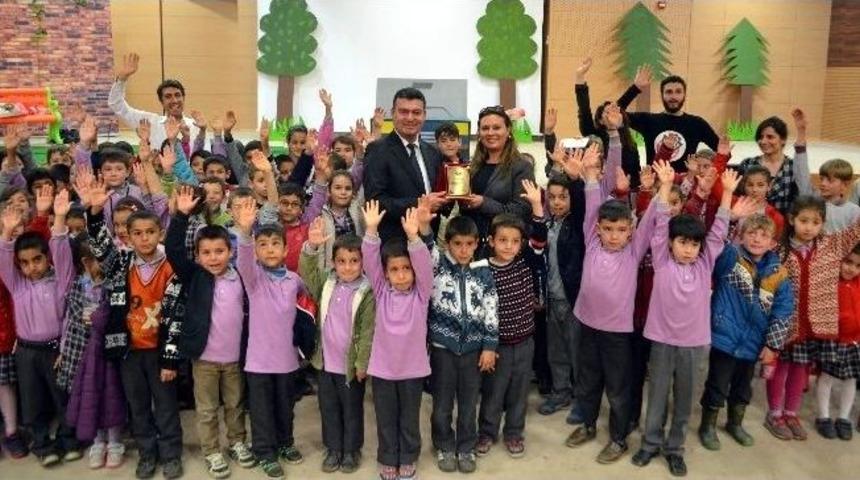 &lsquo;neşeli Trafik Işıkları&rsquo; Oyunu &Ccedil;ocukları Eğitirken Eğlendirdi