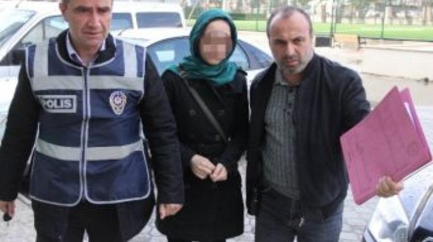 Kitap &Ccedil;alıp, Başka Kitap&ccedil;ıya Satan Gen&ccedil; Kız Tutuklandı