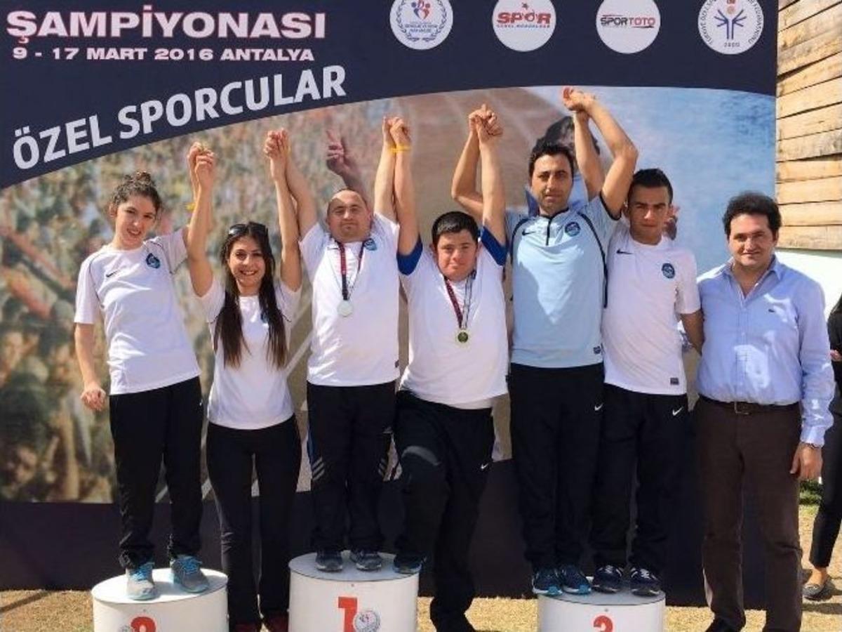 (&ouml;zel Haber) Down Sendromlu &Ccedil;ocuklar Başarıdan Başarıya Koşuyor