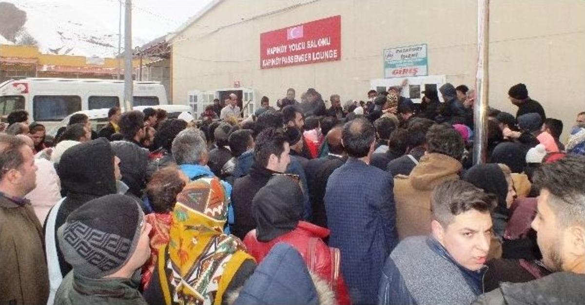 İranlılar Van&rsquo;a Akın Etti